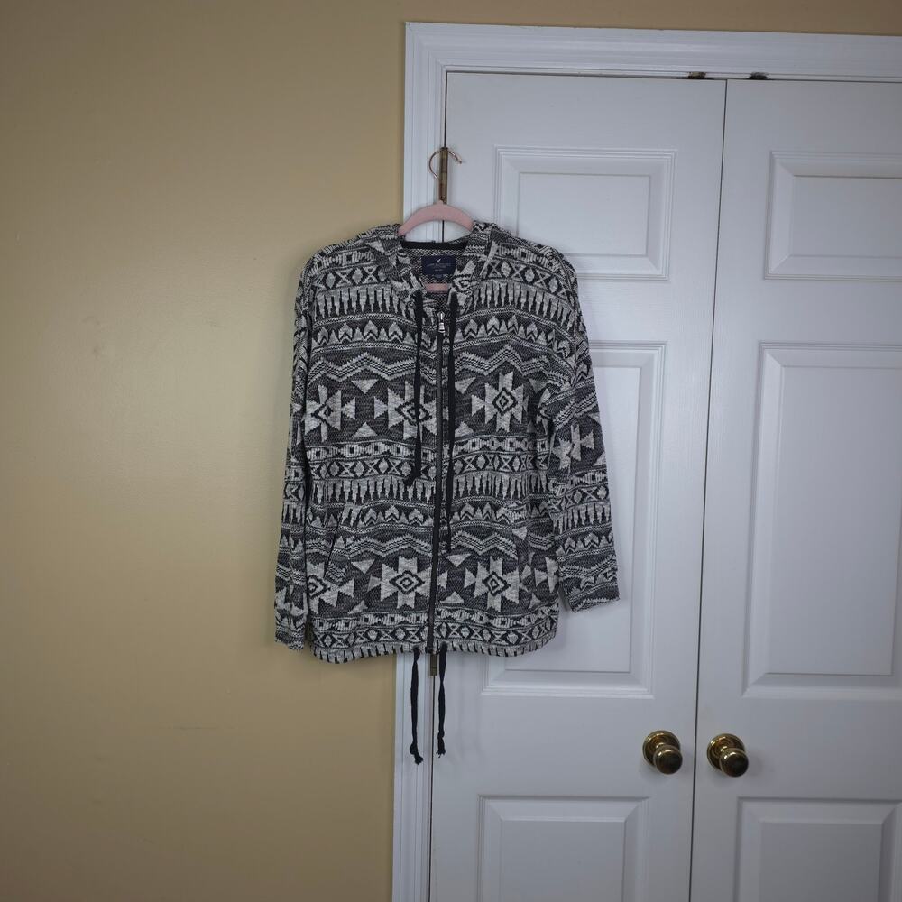 American Eagle Outfitters Aztec Tribal Print Lace-Up Hoodie Sweater Size S